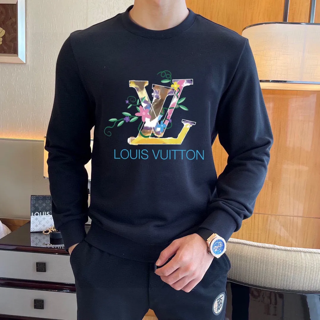 🅿️220 brand [LV Louis Vuitton] (good news for fat people) 2025ss autumn latest long-sleeved round-neck sweatshirt, on sale simultaneously on the official website. Refreshing and breathable. Made of top Tencel Roman. Comfortable and soft. 3D three-dimensional clarity. Super fashion sense. Great for gifting and keeping for yourself. Size: M-5XL (can wear up to 220 pounds)